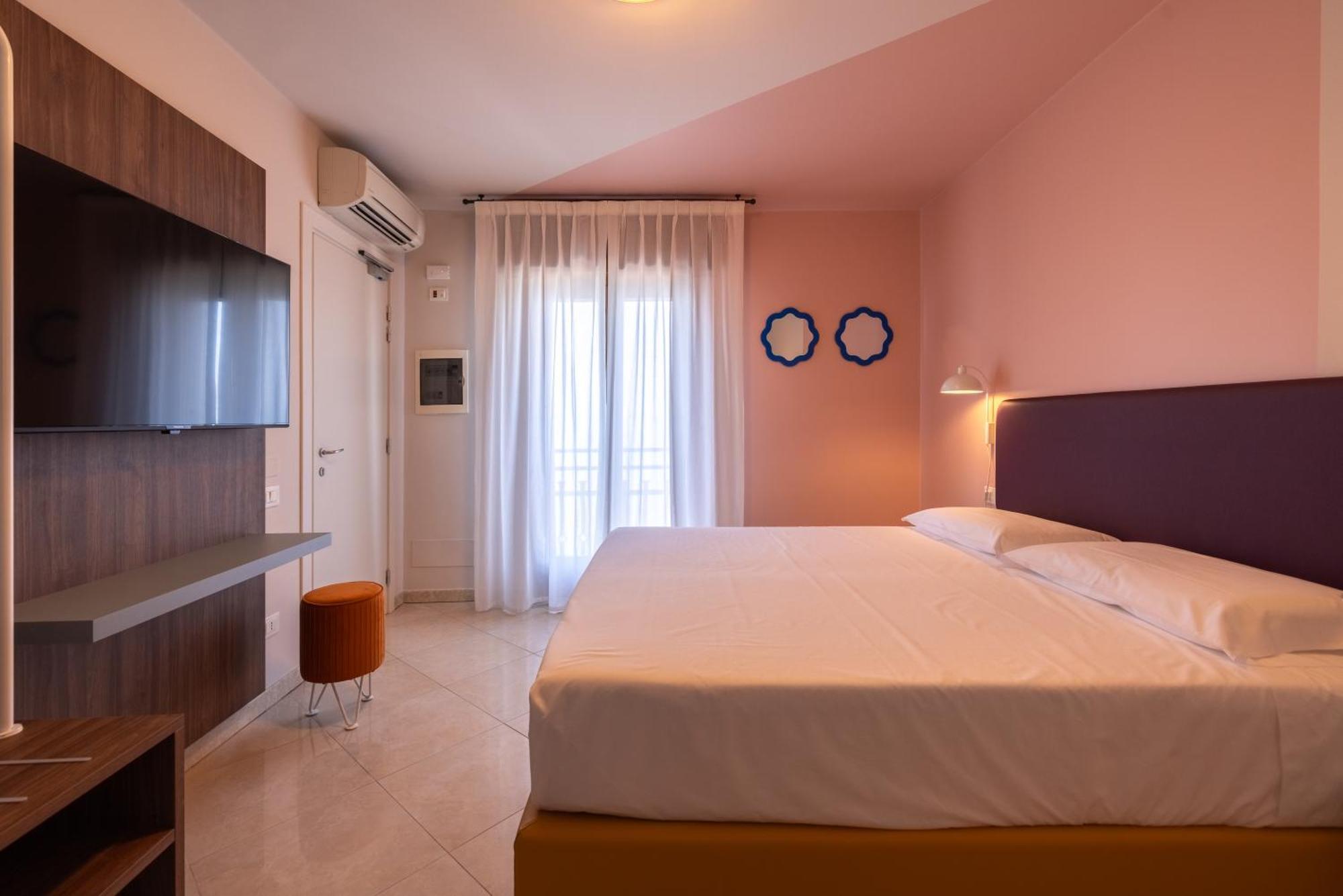 La Vista Postcard Hotel Лацизе Екстериор снимка