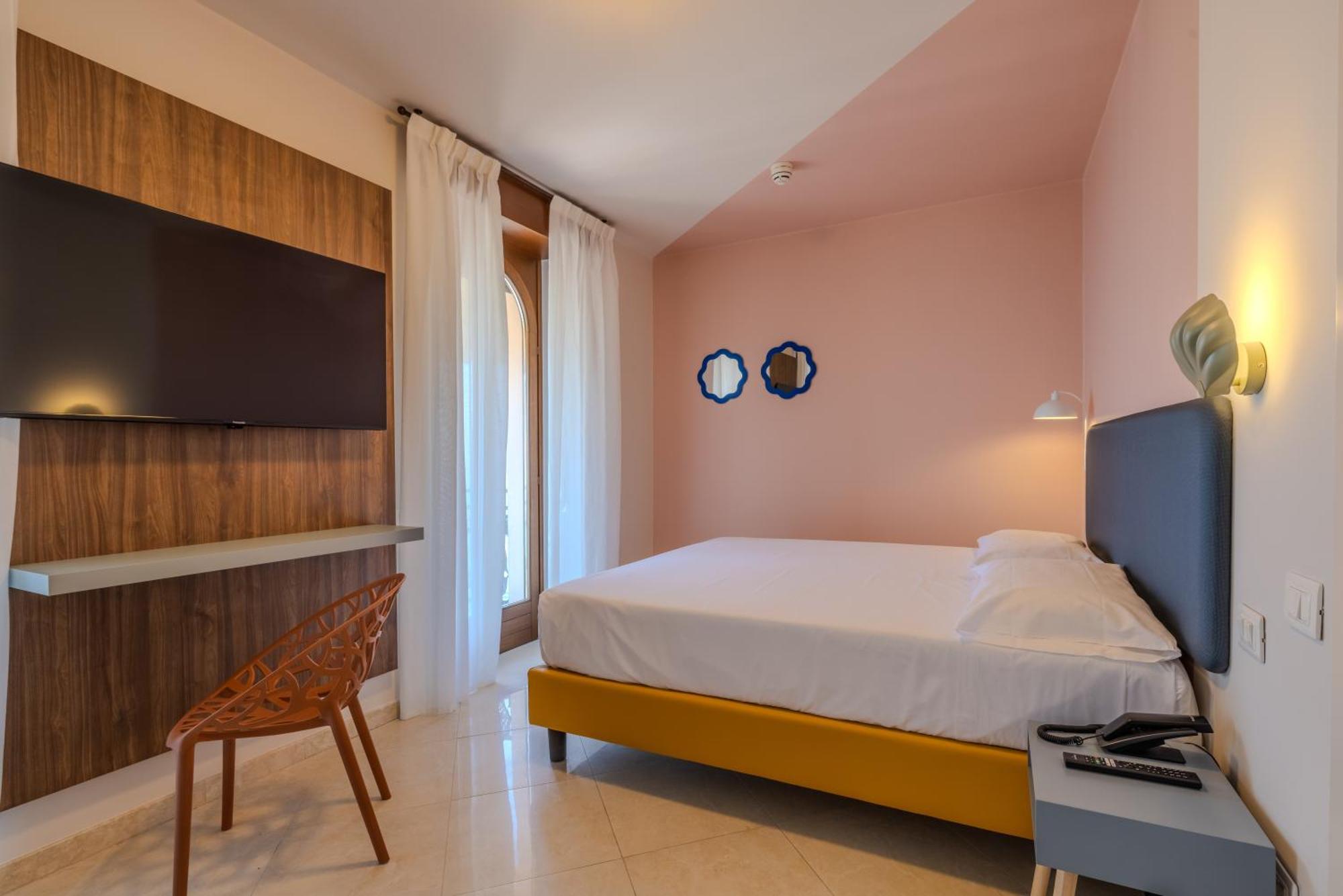 La Vista Postcard Hotel Лацизе Екстериор снимка
